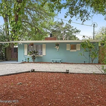 Cozy Vintage Waterfront Home With Fireplace And Kayaks Spring Hill Bagian luar foto